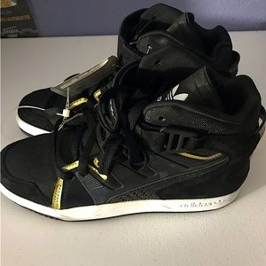 Adidas women Size 7.5, brand new see all pictures